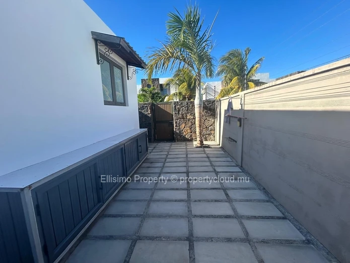 Stunning 3-Bedroom Villa for Rent in a Secure Gated Residence