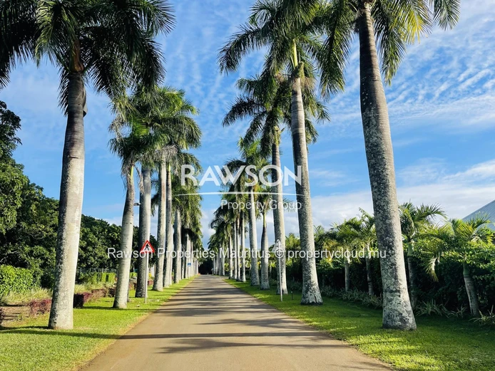 Villa 4 Chambres | Piscine Privée | Smart City De Beau Plan | Citoyens Mauriciens
