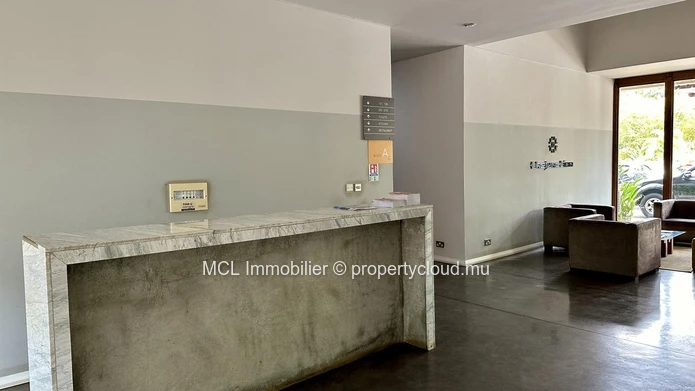 Bureau de 32.5m2 à Calebasses