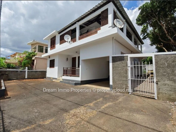 Price Drop ! Beautiful Spacious 7-Bedroom Villa In Beau Bassin – Mauritius