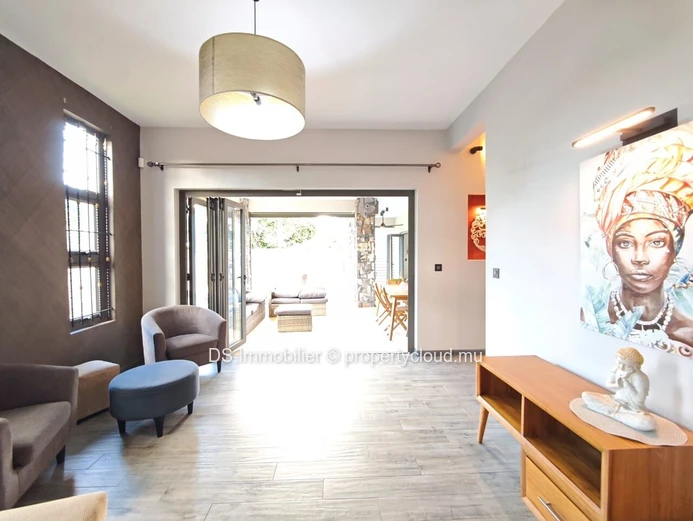 À Louer – Villa 4 Chambres Avec Piscine -Mont Choisy -Nord