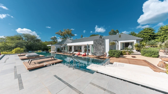 Villa Contemporaine avec Vue Imprenable sur la Montagne