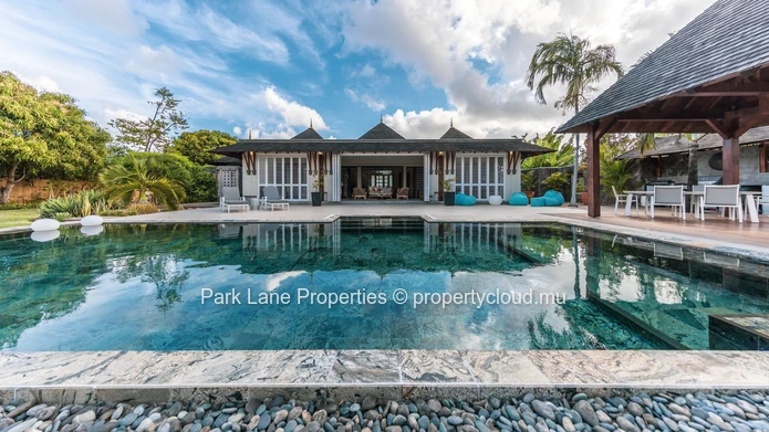 Single-storey luxury villa within the Tamarina Golf Estate, Tamarin