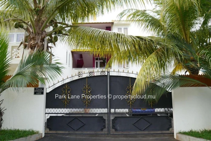 Beau Complexe de 6 appartements