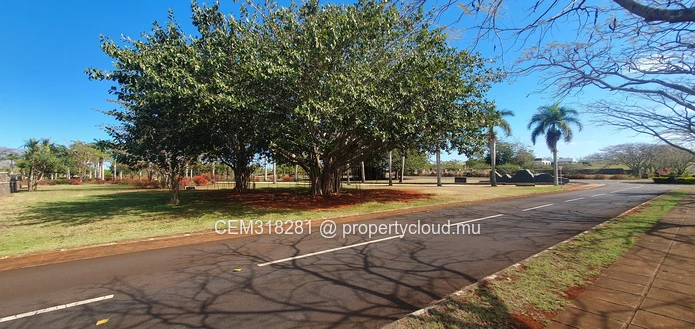 8.33 Perches Residential Land for Sale – Royal Park, Balaclava 