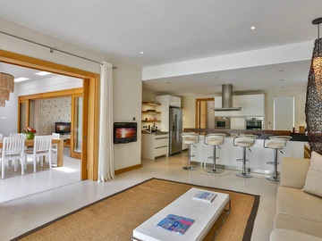 5 Bedroom Villa