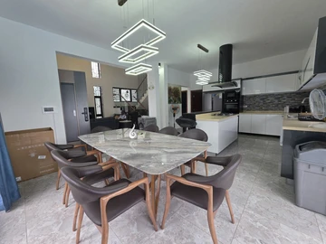 4 Bedroom Villa