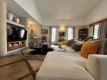 5 Bedroom Villa