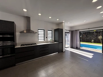 4 Bedroom Villa