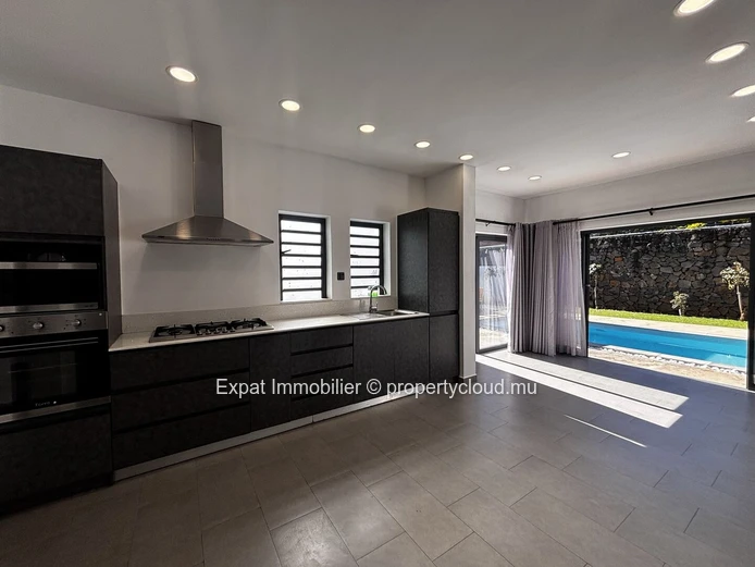 Exceptional 4 En-Suite Bedroom Villa With Private Pool – Pereybère