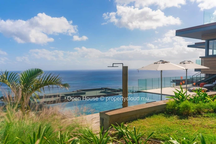 PDS villa for sale in Rivière Noire, Tamarin, 677m² living space, 1.291m² land, 5 bedrooms, private pool, web options...