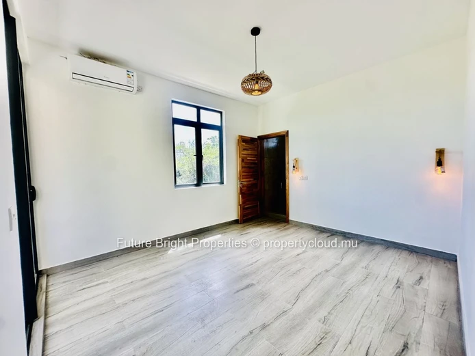 Duplex De Luxe Neuf À Vendre À Grand Gaube – Piscine Privée, Maison Connectée & Proximité De La Plage