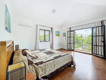 7 Bedroom House