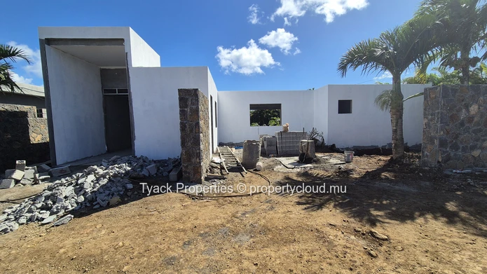 Villa de Luxe 4 Chambres à Vendre Proche de La Croisette avec Piscine Privée