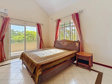 10 Bedroom House