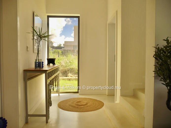 Stunning 3-Bedroom Stand-Alone Villa with Ocean Views in a Smart City