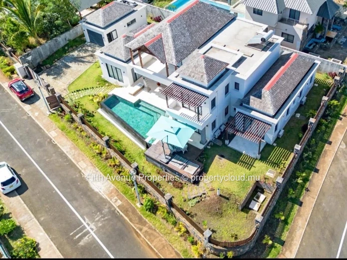 Flic En Flac - Villa De Prestige De 4 Chambres