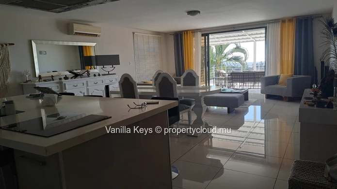 Gorgeous Duplex with views on long term rental in Tamarin