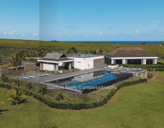 Luxurious 4-Bedroom Villa Surrounded by Tropical Elegance - Bel Ombre