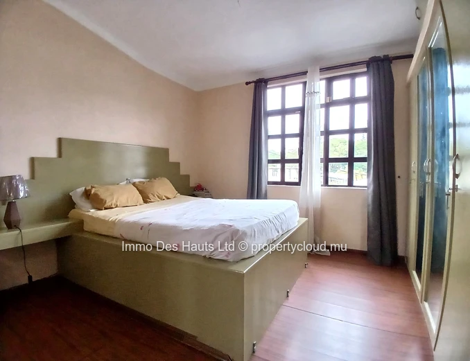 Maison de 5 chambres meublé en location long terme Curepipe 