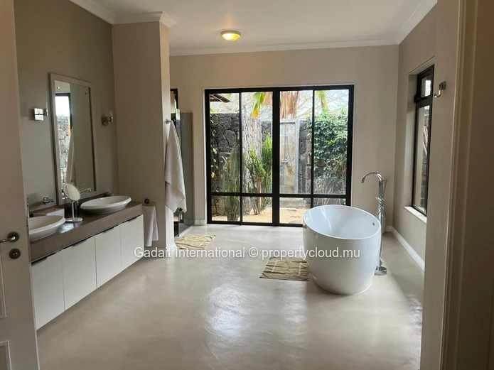 Investissez dans une villa sur le golf de Tamarina dans l'ouest de l'Ile Maurice