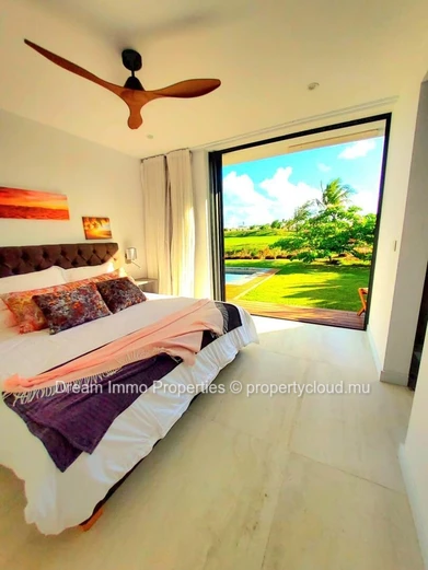 Superbe Villa Sur Le Golf A Azuri Village Avec Acces Hotel Radisson Blu – Ile Maurice