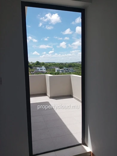 À VENDRE – PENTHOUSE NEUF 180 m² – CENTRE GRAND BAIE