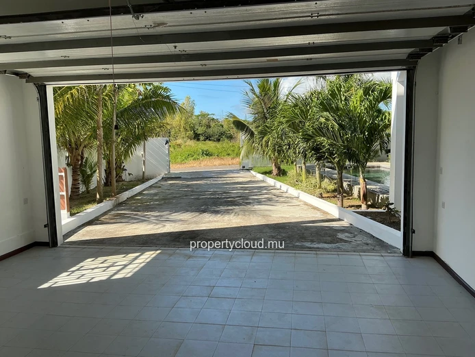 FOR RENT – Superb 5-Bedroom Family Villa in Pereybère