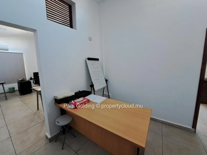 Commercial building for sale - Pointe aux Canonniers