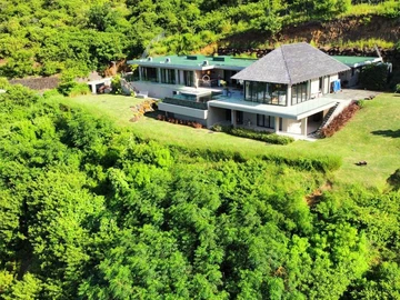 5 Bedroom Villa
