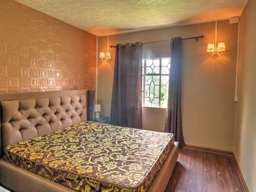 6 Bedroom House