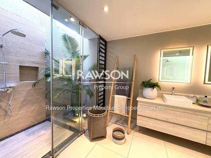 4 Bedroom Villa | Garden And Pool | Pds | Pereybere | Accessible To Foreigners | €