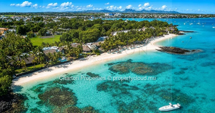 Villa contemporaine neuve avec piscine et vue panoramique exceptionnelle à Belle Vue Harel