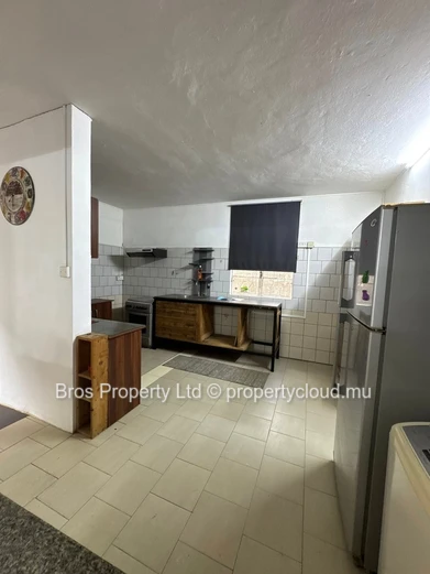 Maison à louer à Verger Les Bains, Pointe aux Sables | 30 000 Rs/mois (négociable)