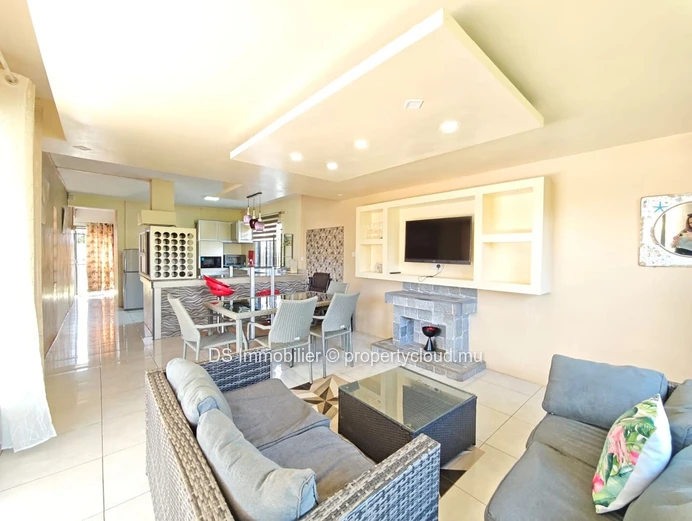 À Vendre – Maison À Pointe Aux Piments | Grand Jardin -Piscine – Nord