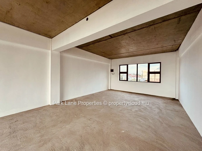 Office space with fibre optic in central Business Park