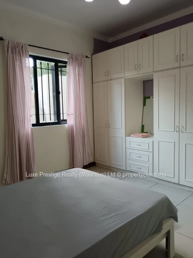 Villa 4 chambres avec piscine privée à Bain Boeuf | Location long terme | Rs 90,000