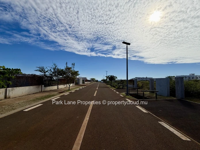 Beau terrain dans Magenta Parkside