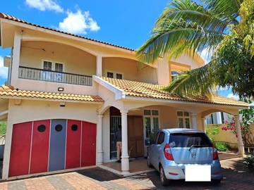 Superb house for sale at Albion, semi-furnished, 1 master bedroom and 3 bedrooms .  Price : Rs