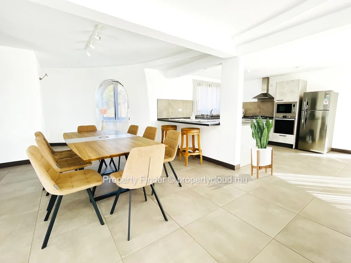 Villa 3 Chambres à Louer avec Piscine, Accès Salle de Sport et Vue sur Mer – Maurice