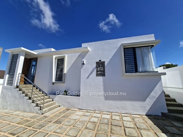 Grand Gaube - Maison à louer - Pam Golding Mauritius