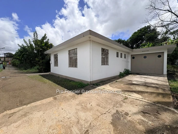 House for rent in Quatier Militaire - Close to all amenities
