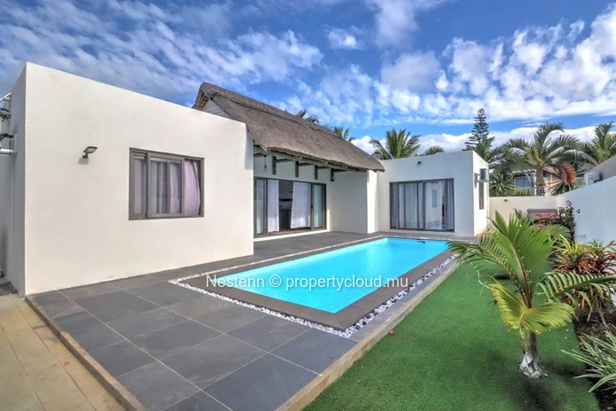 Villa moderne de plain-pied avec 3 chambres à proximité des commodités.