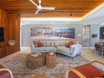 Expertly interior designed, a fabulous fully furnished modern villa ready to move.