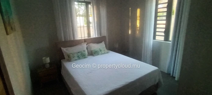 Flic en Flac Green Creek fully furnished modern 3 bedrooms flat. Ground floor. Terrace. Private parking. Shared swimm... (Sole Mandate)