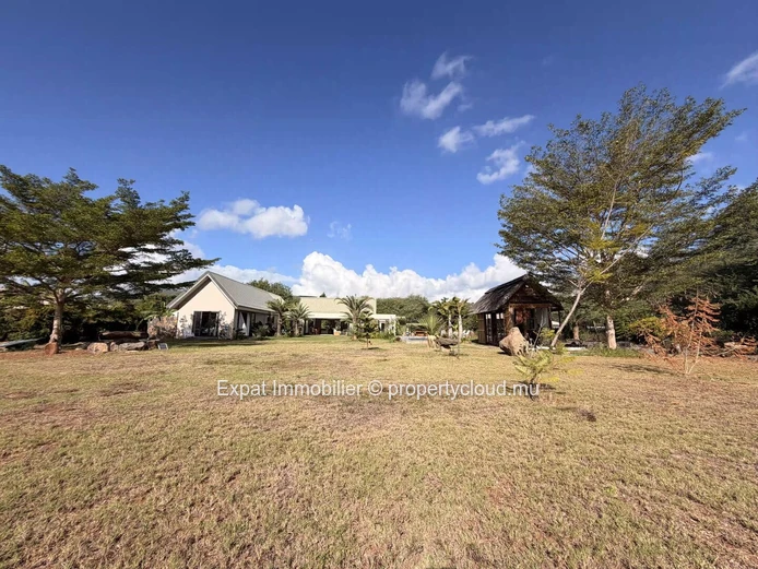 Villa d’exception sur 4 220 m² de terrain à louer – Belouguet, Tamarin
