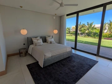 5 Bedroom Villa