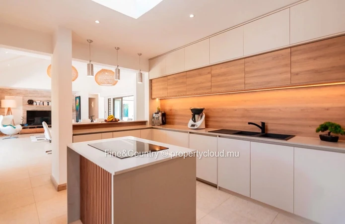 For Sale: Stunning Home in Clos du Littoral