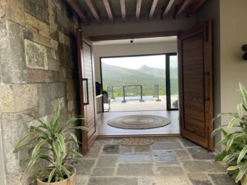 5 Bedroom Villa