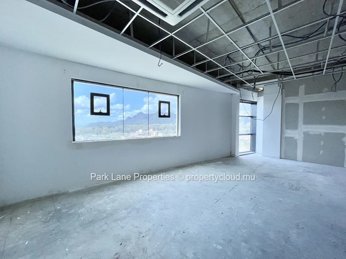 All-Inclusive Private Office: Perfect for Teams of Up to 15 pax !